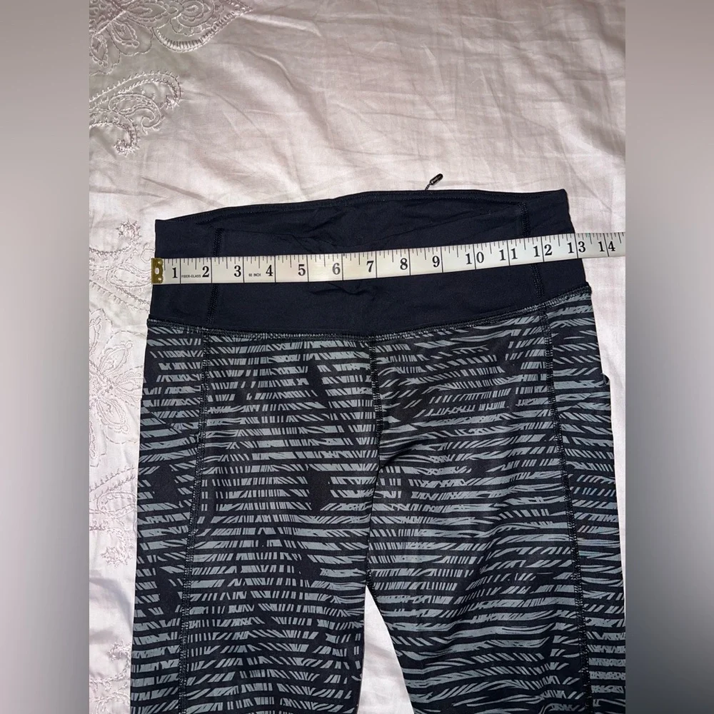 Lululemon Pace Rival Crop Full-On Luxtreme Stripe Play Size 4